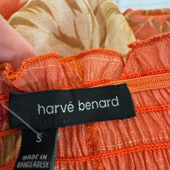 Herve Benard silky poly rayon off shoulder floral  blouse SM 14-15in pit - Picture 3 of 6